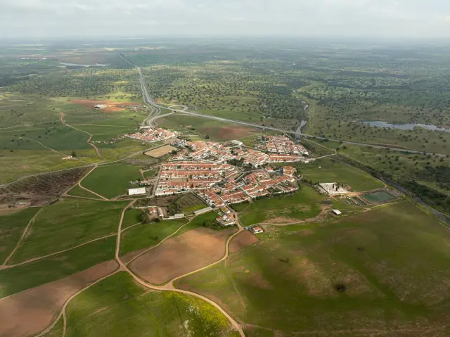 Terreno e planta de localização